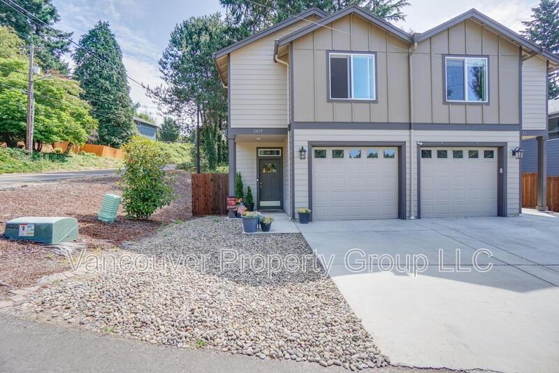 2429 Ne 54th St - Photo 2 of 36