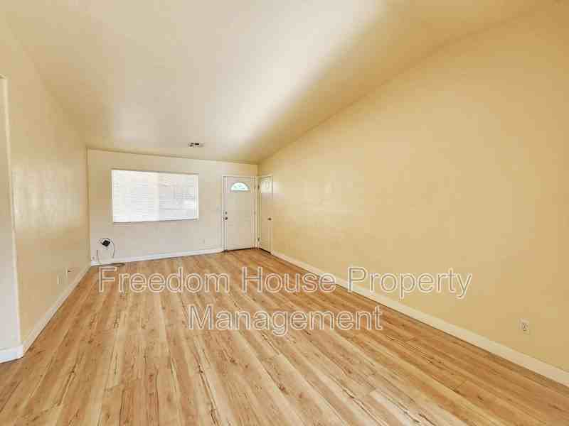 1081 Marne Ct #C - Photo 5 of 25