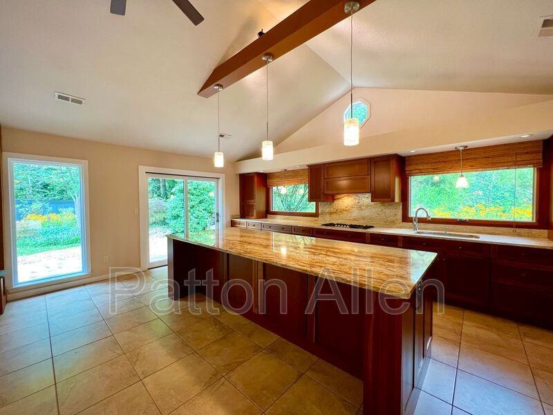 101 Firwood Ct - Photo 4 of 38