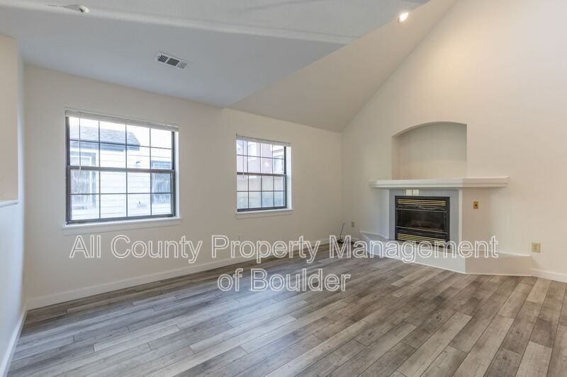 2317 Walnut St - Photo 2 of 25