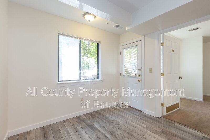 2317 Walnut St - Photo 6 of 25