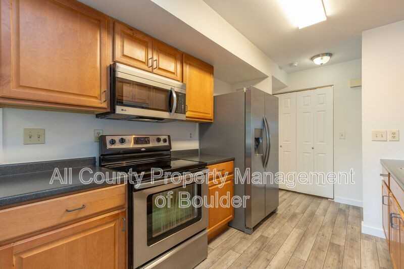 2317 Walnut St - Photo 7 of 25