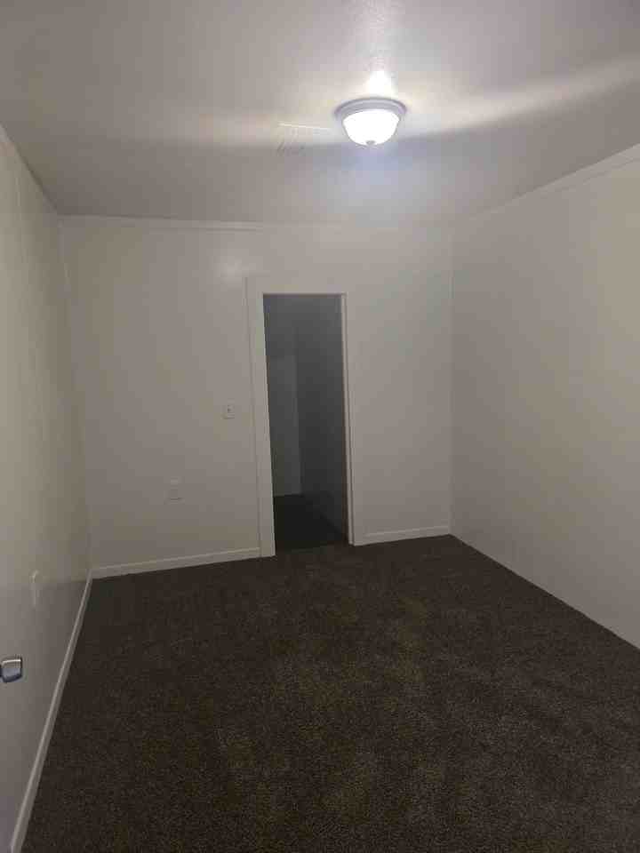 3144 Se 6th St - Photo 5 of 13