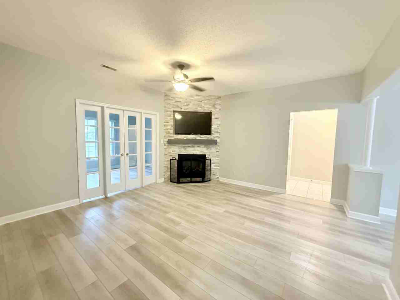 400 Willow Green Dr #A - Photo 3 of 27