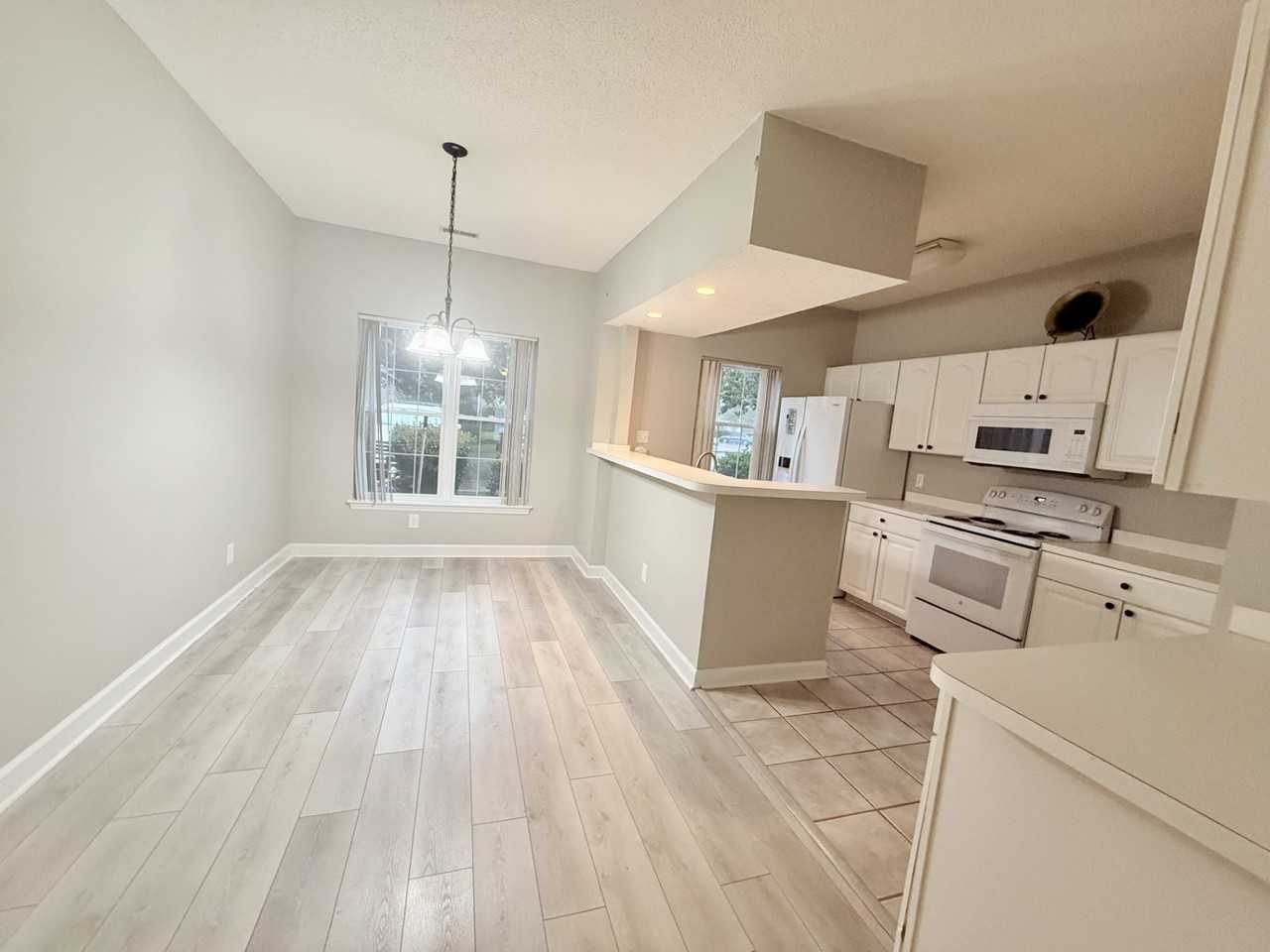 400 Willow Green Dr #A - Photo 5 of 27