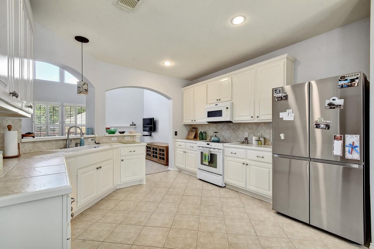 21715 Prospect Hl - Photo 6 of 31