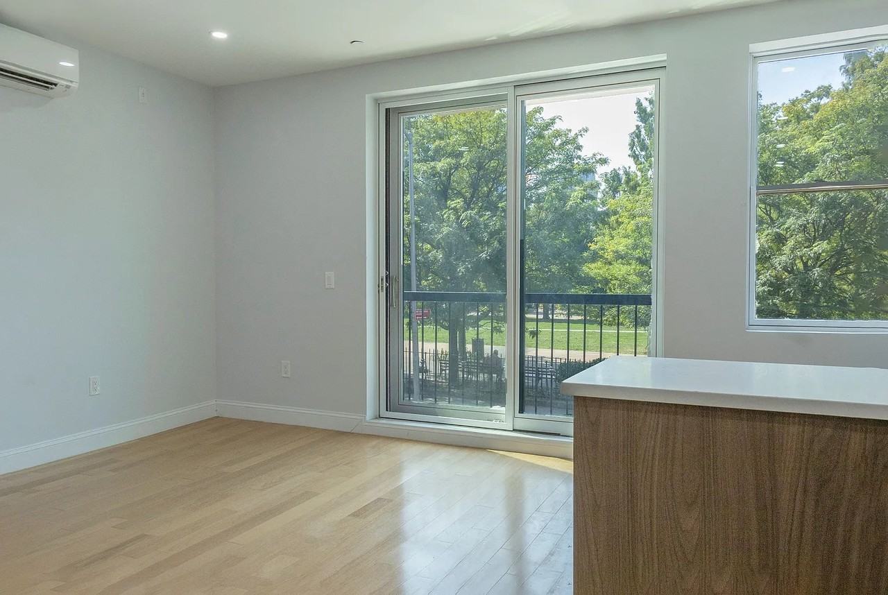 29 N Elliott Pl #2 - Photo 2 of 8