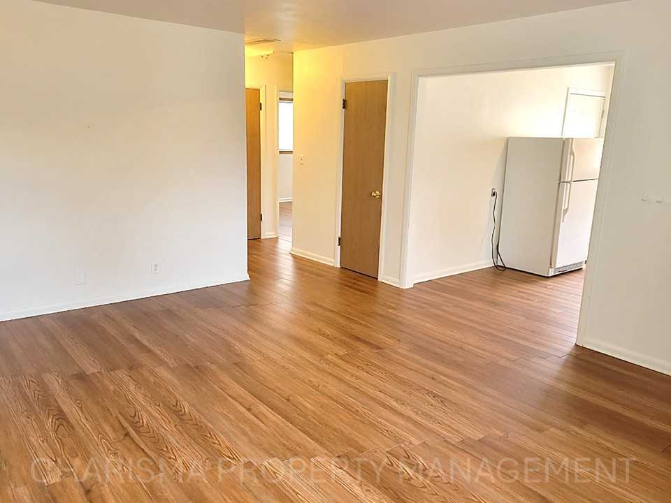 N Bahnson Ave #1106 - Photo 6 of 26