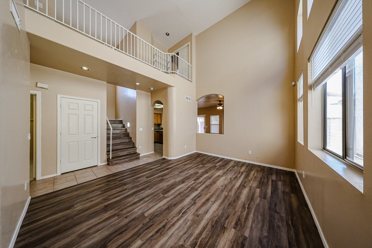 10060 East Capri Avenue - Photo 4 of 32