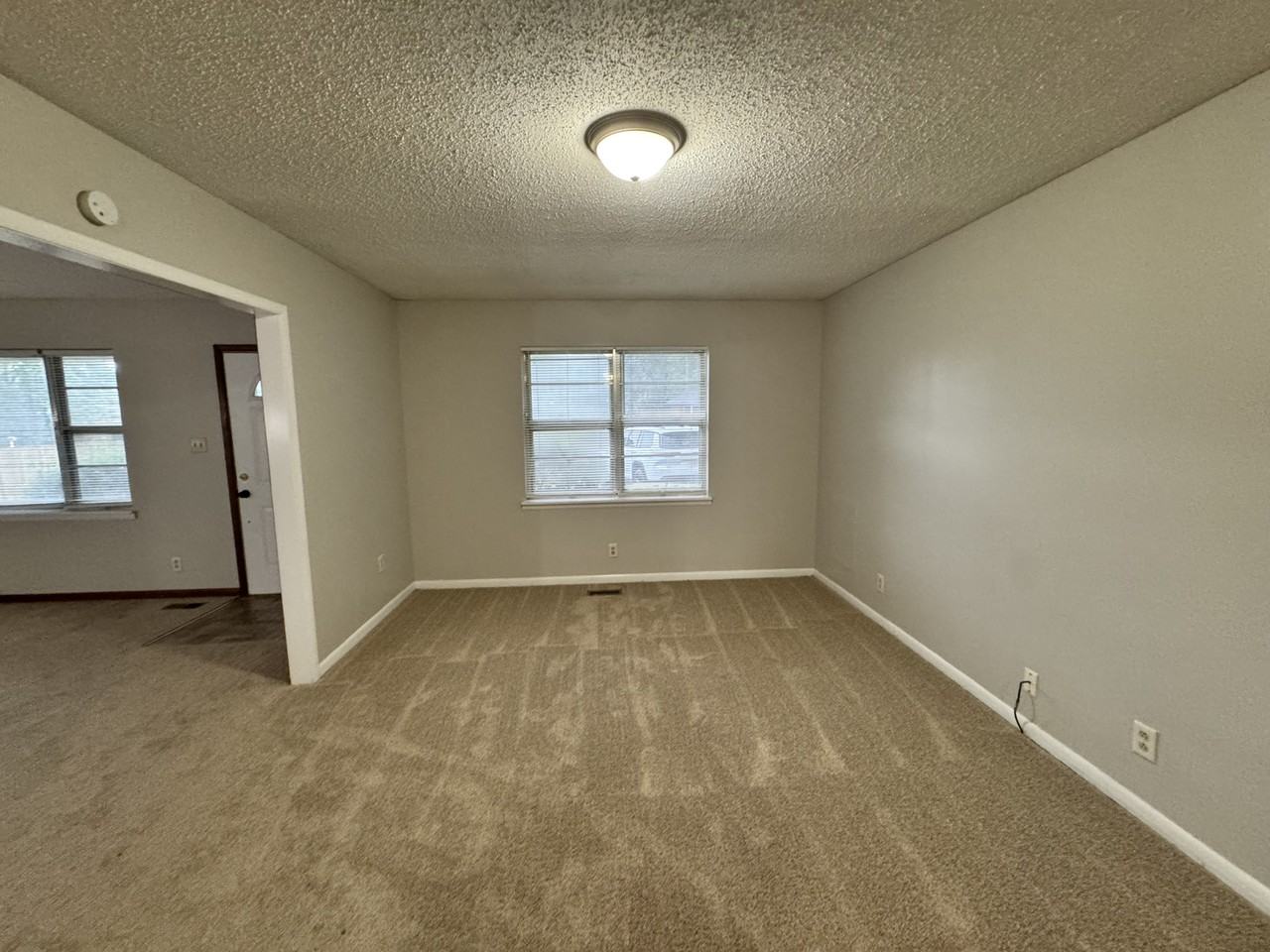 3812 Melody Cir Ne - Photo 3 of 20