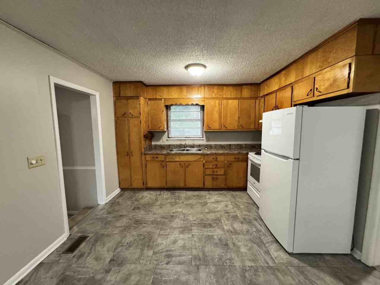 3812 Melody Cir Ne - Photo 4 of 20