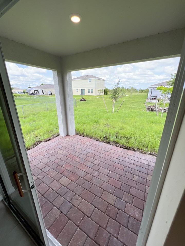 2518 Ne 6th Pl #NA - Photo 6 of 29