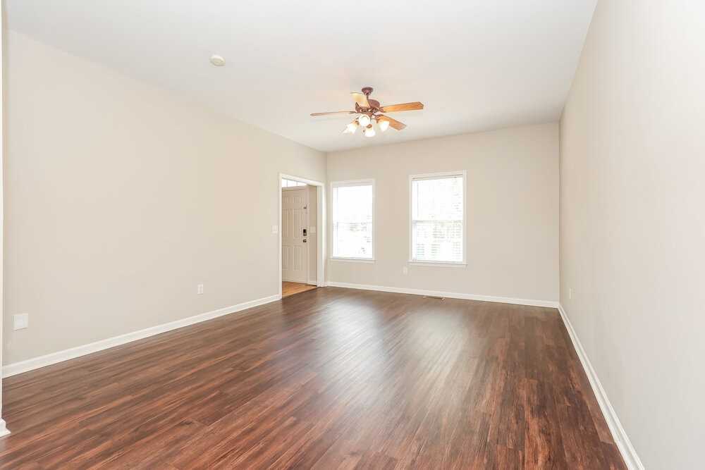 1606 Safe Harbor Ct - Photo 4 of 17