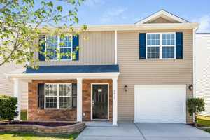 featured image of 4617 Esmeralda Dr