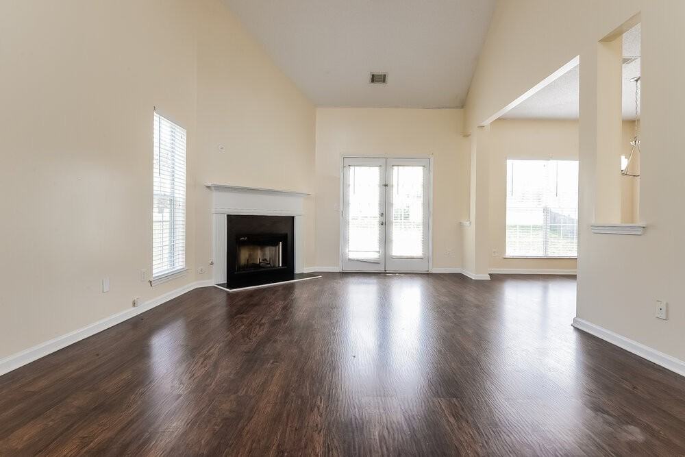 1091 Wynnbrook Ln - Photo 4 of 17