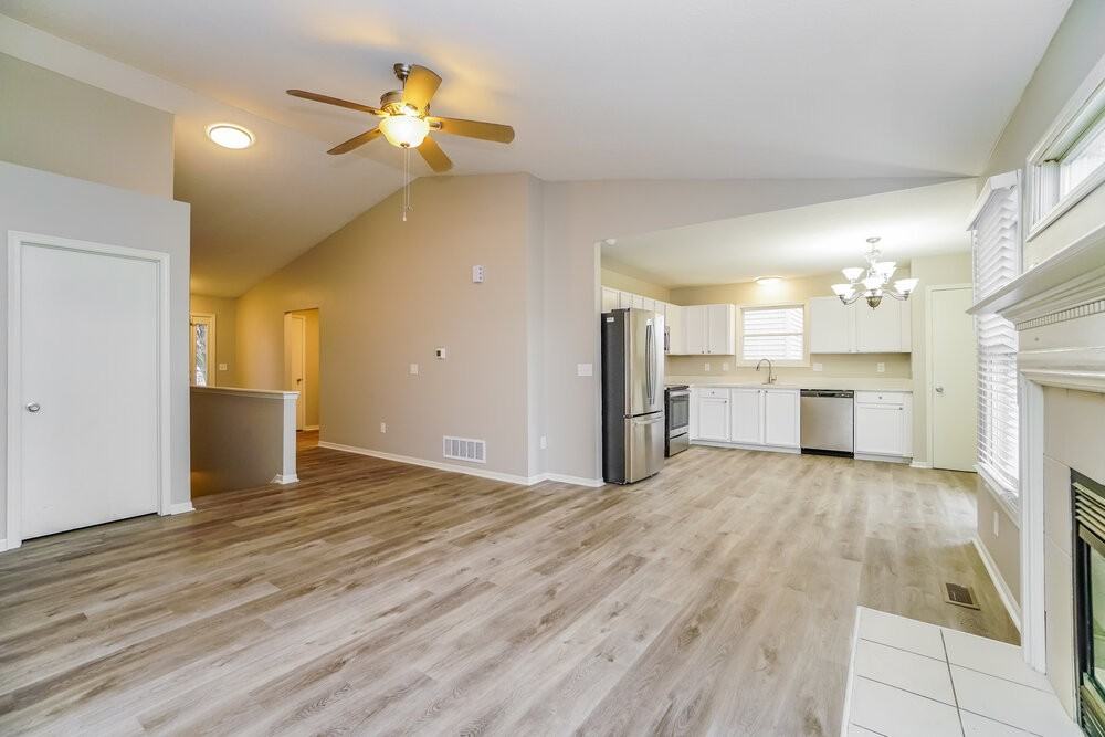 3421 Brook Spring Dr - Photo 5 of 17