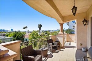 featured image of 462 S Maple Dr #104PH