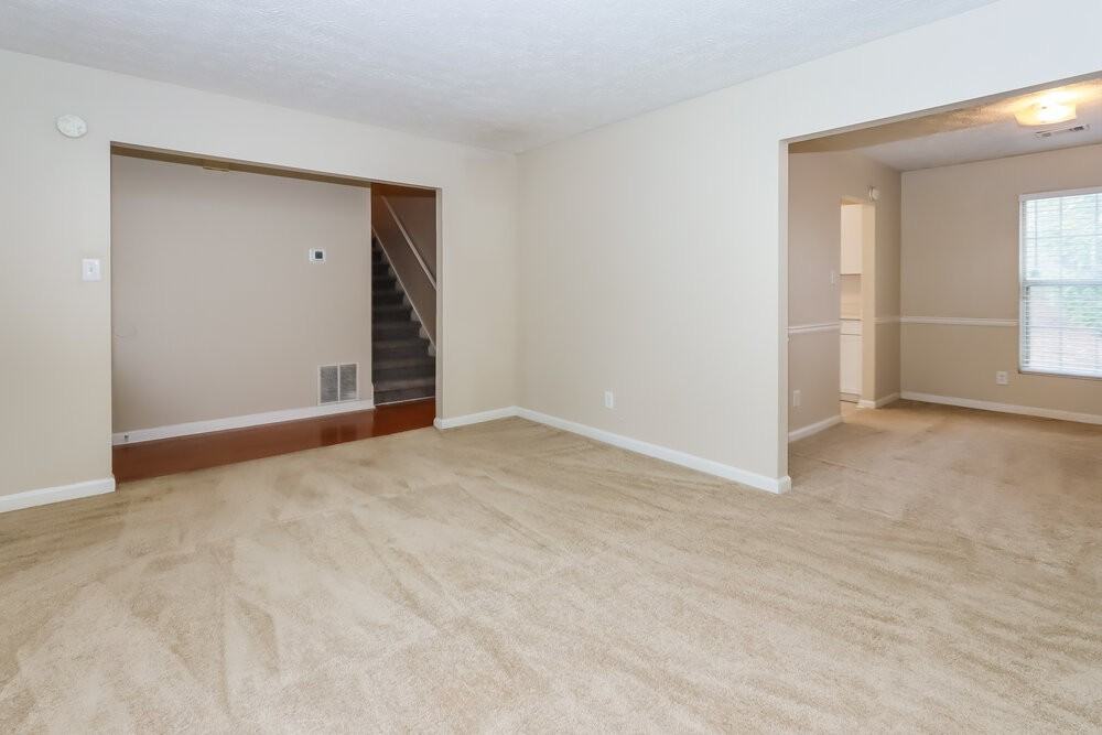 639 Fair Harbor Dr - Photo 5 of 17