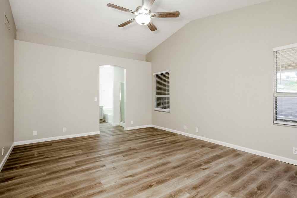 1310 N Blackstone Dr - Photo 7 of 16