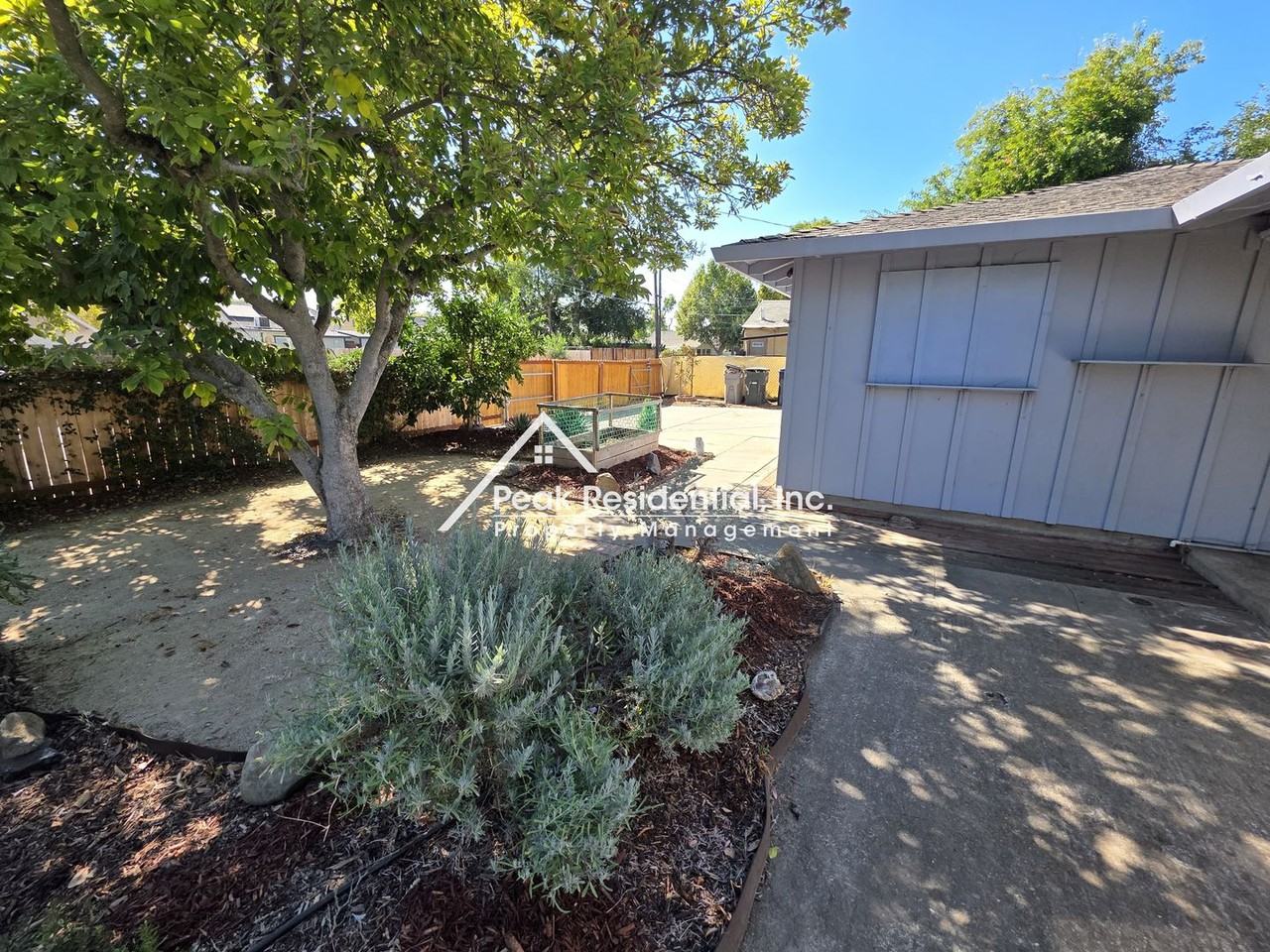 4050 Sumac Ln - Photo 3 of 27