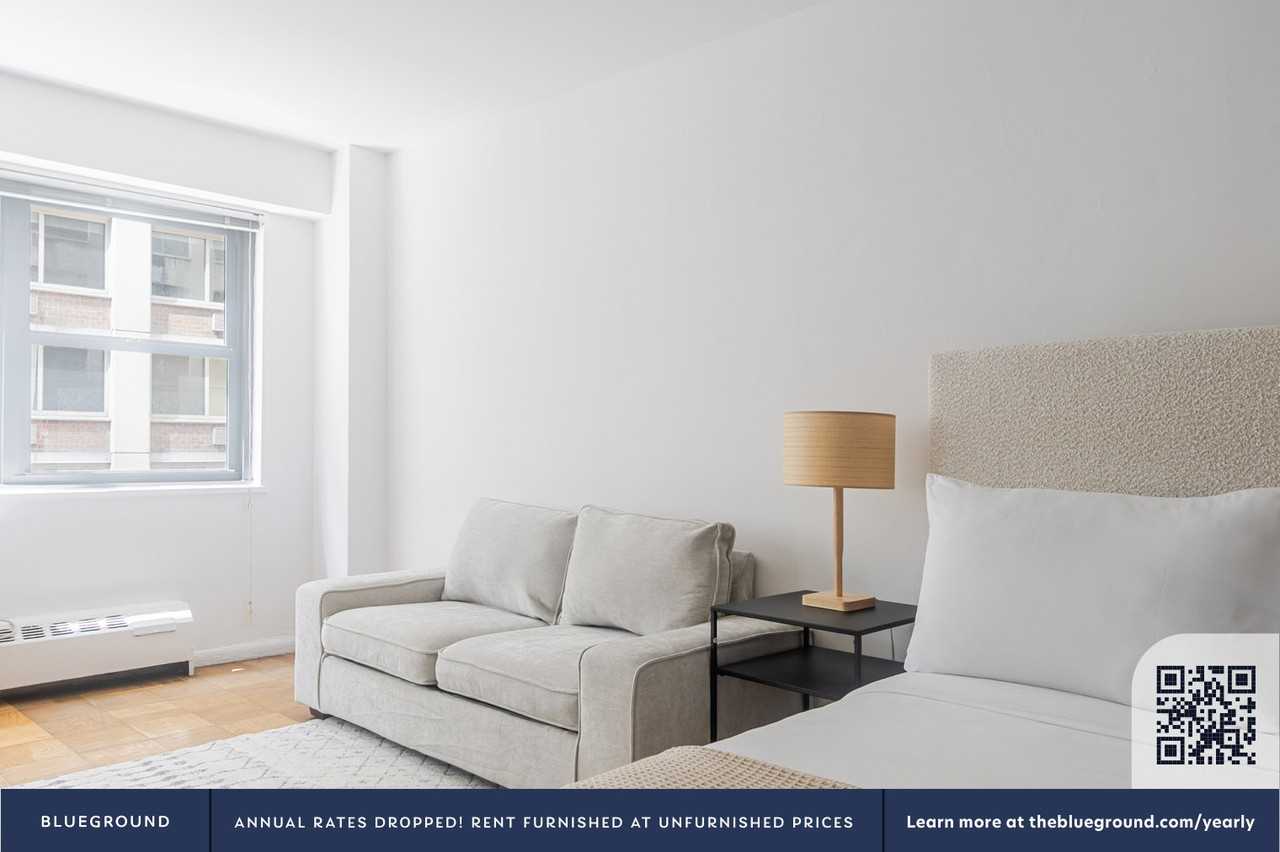 330 East 46th Street - Photo 3 of 25