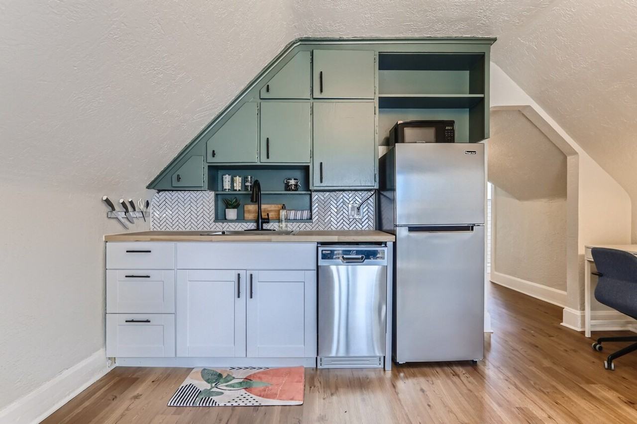 1073 N Downing St #1026249P - Photo 3 of 35