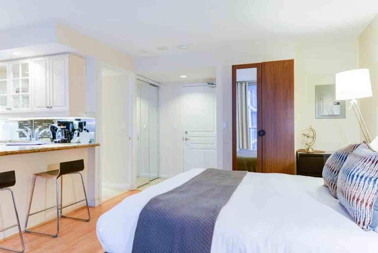 218 Adelaide St W #1034883P - Photo 3 of 11