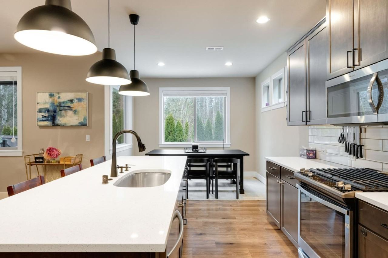 868 Chelan Ave Ne #1231233P - Photo 2 of 50