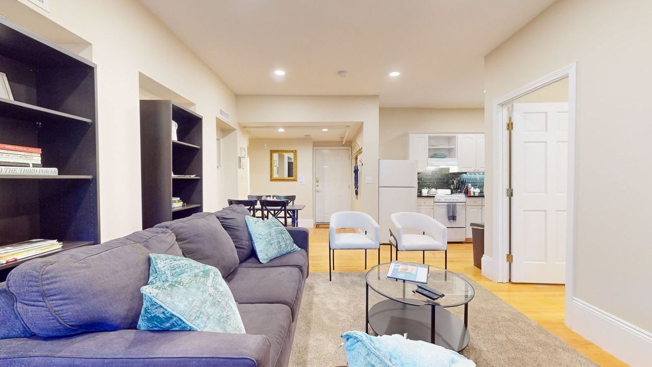 290 Beacon Street - Photo 4 of 18