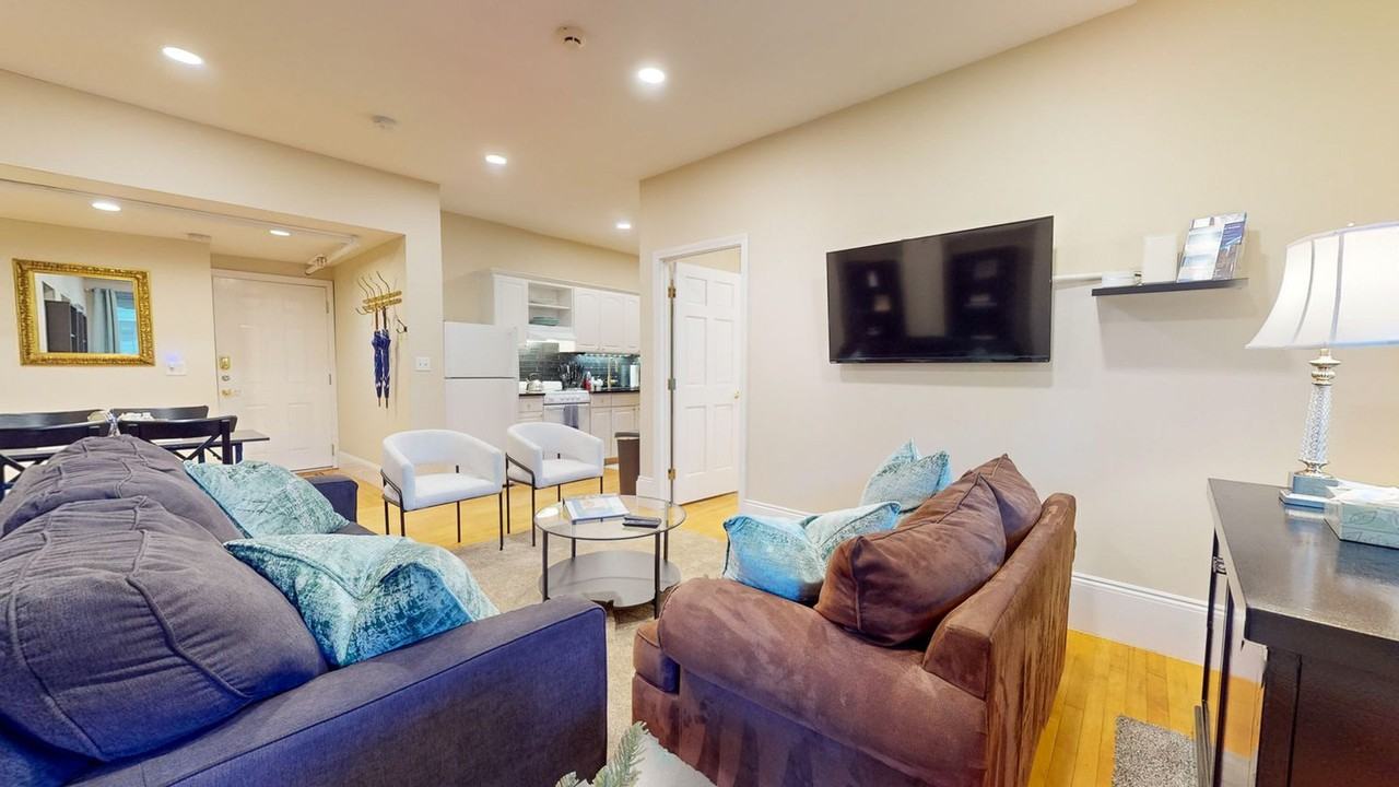 290 Beacon Street - Photo 5 of 18