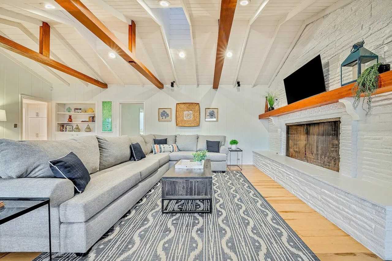 1185 Tamarack Ave #1255613P - Photo 2 of 49