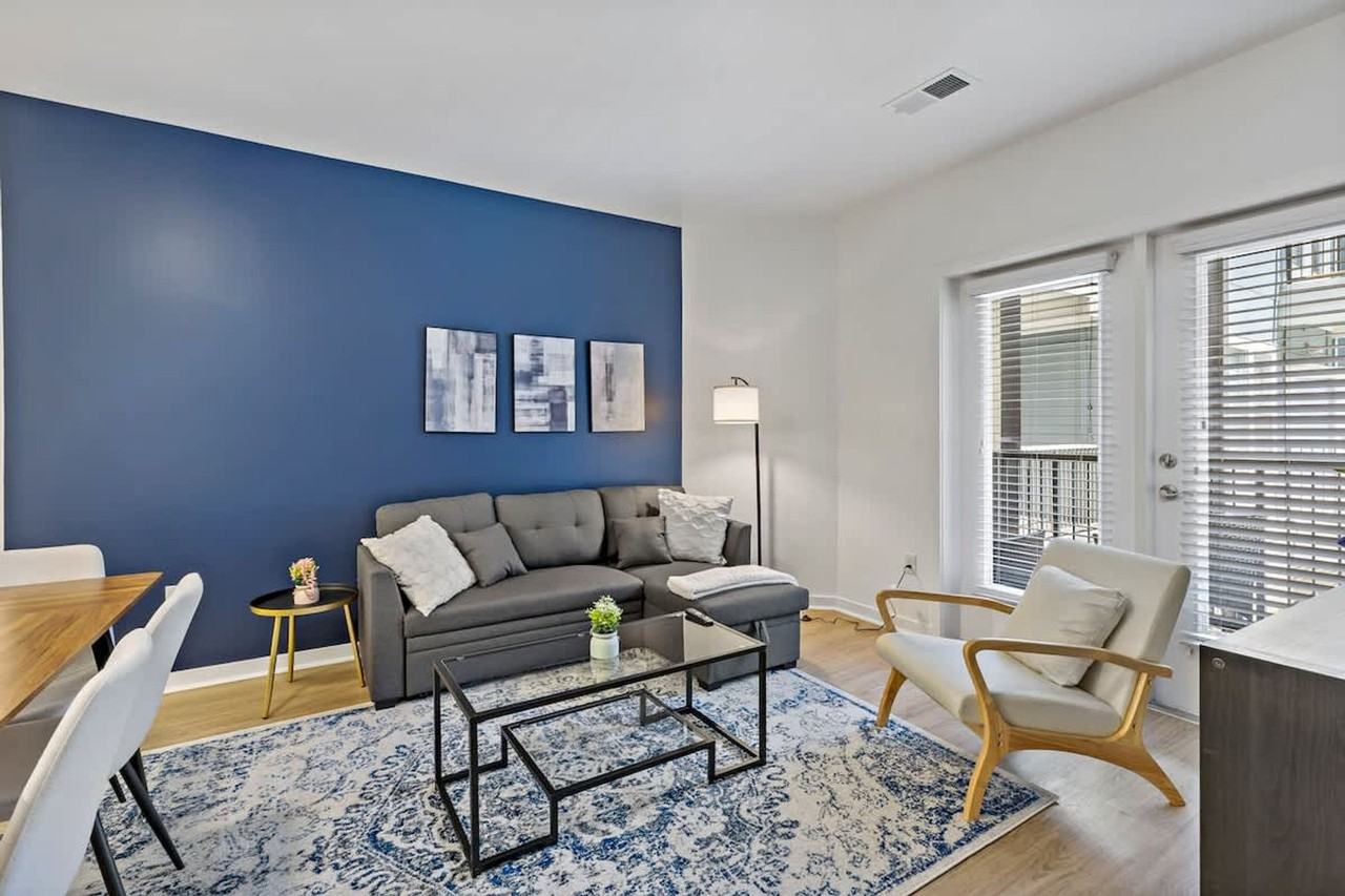 205 South Kings Drive - Photo 2 of 77