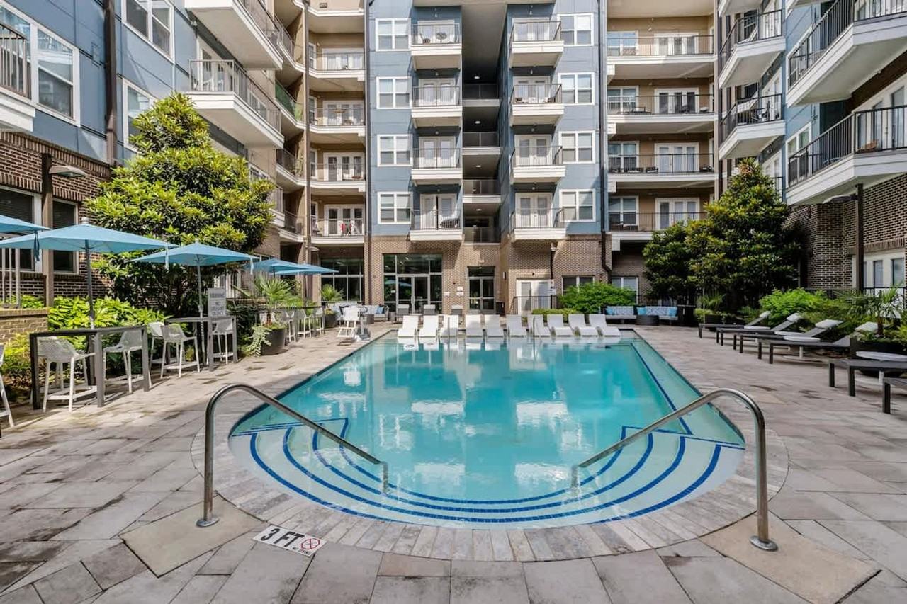 205 South Kings Drive - Photo 4 of 77