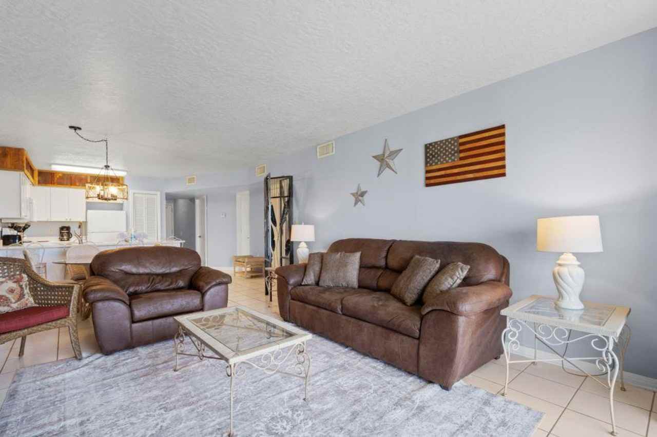 645 Plantation Rd #1266295P - Photo 2 of 25