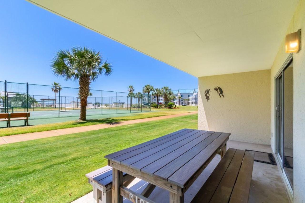 645 Plantation Rd #1266295P - Photo 3 of 25