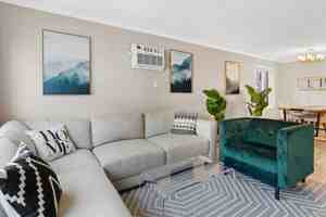 featured image of 3024 Humboldt Ave S