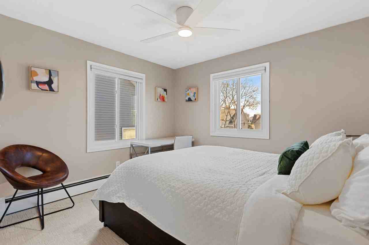 3024 Humboldt Ave S #1272807P - Photo 6 of 21