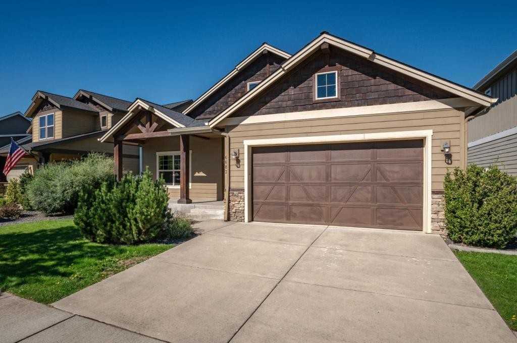 6683 N Madellaine Dr - Photo 2 of 34