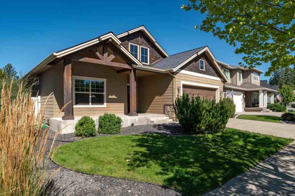 6683 N Madellaine Dr - Photo 3 of 34