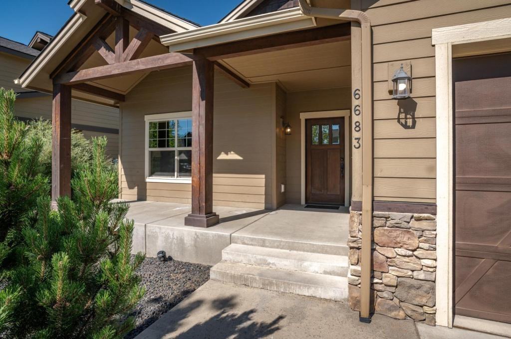 6683 N Madellaine Dr - Photo 4 of 34