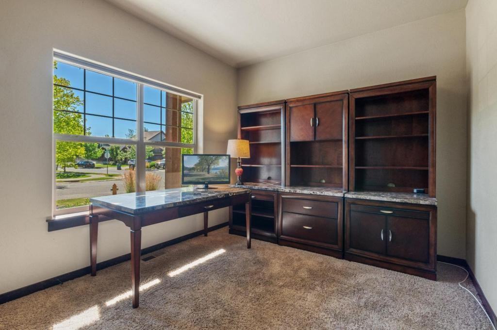 6683 N Madellaine Dr - Photo 6 of 34