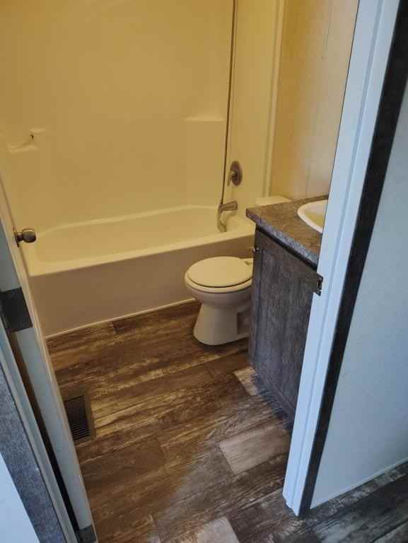 608 Main St - Photo 3 of 9