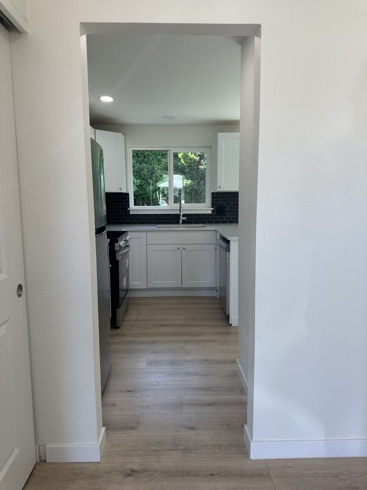 726 19th Street Southeast - Photo 3 of 20