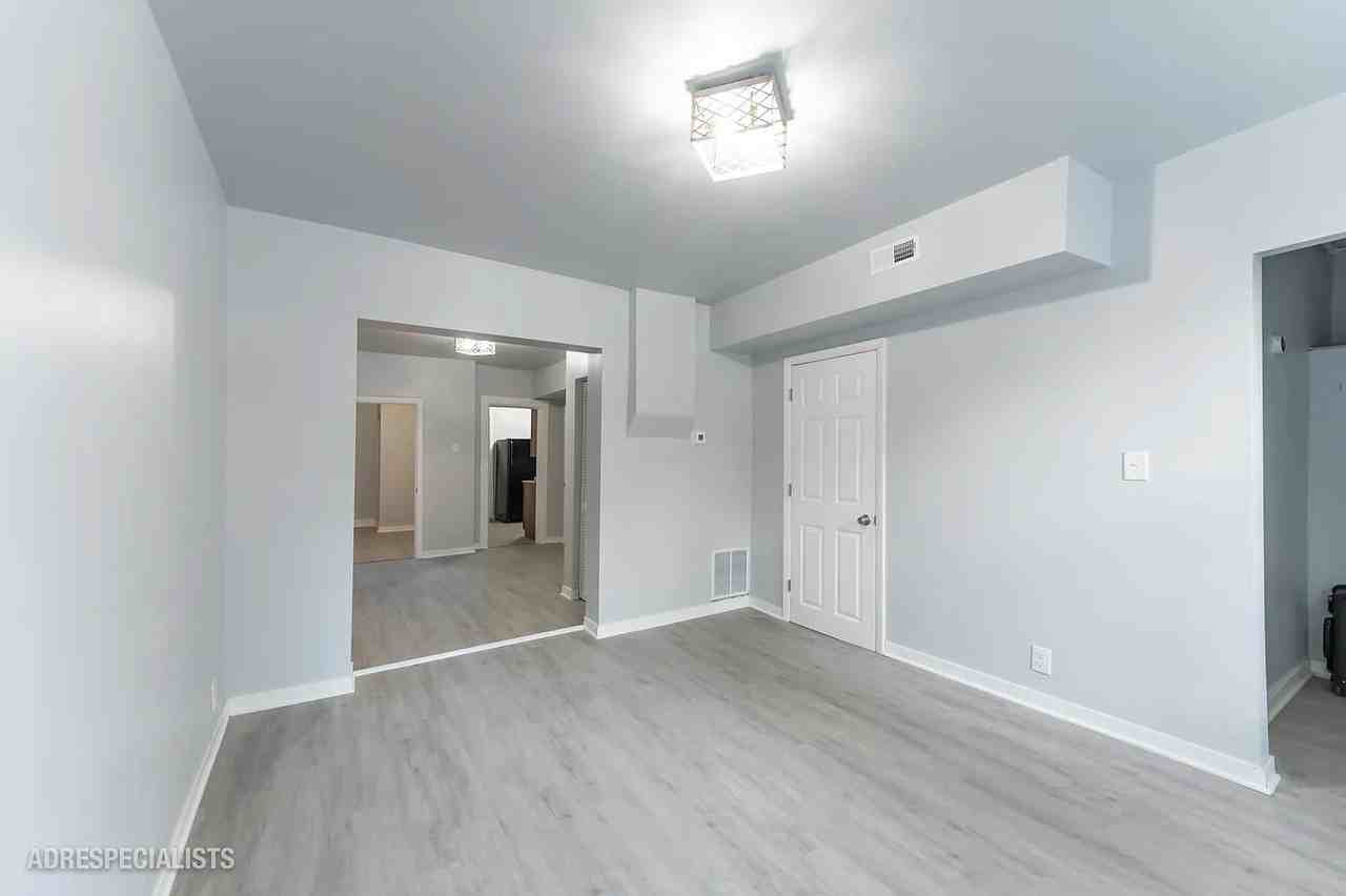 1932 West 22nd Place #1 - Photo 3 of 14