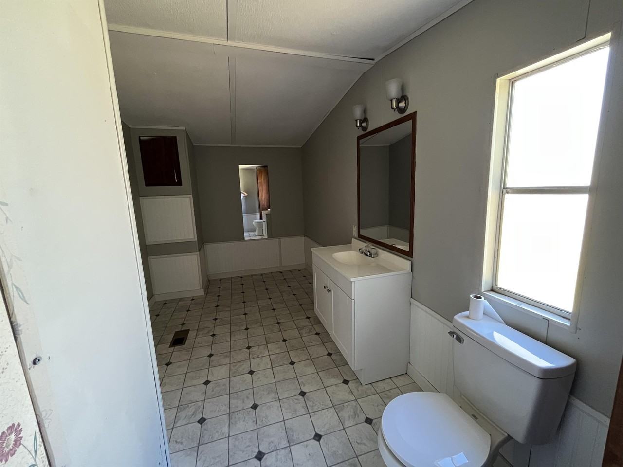 1056 Meekins Rd - Photo 2 of 27