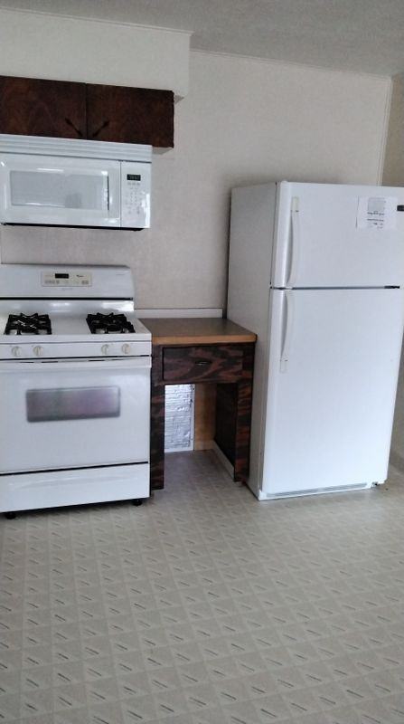 205 W 35th St - Photo 3 of 6