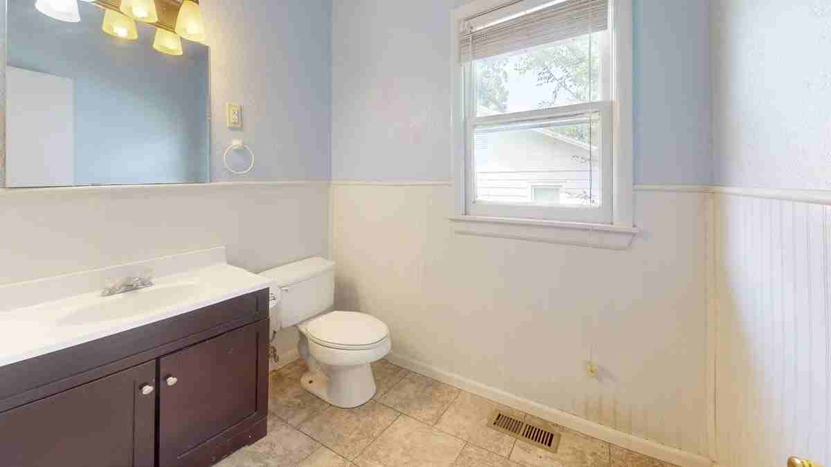 1313 Vieux Dr - Photo 3 of 14
