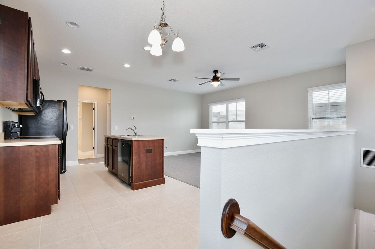 13368 Stoddart Ave - Photo 3 of 33