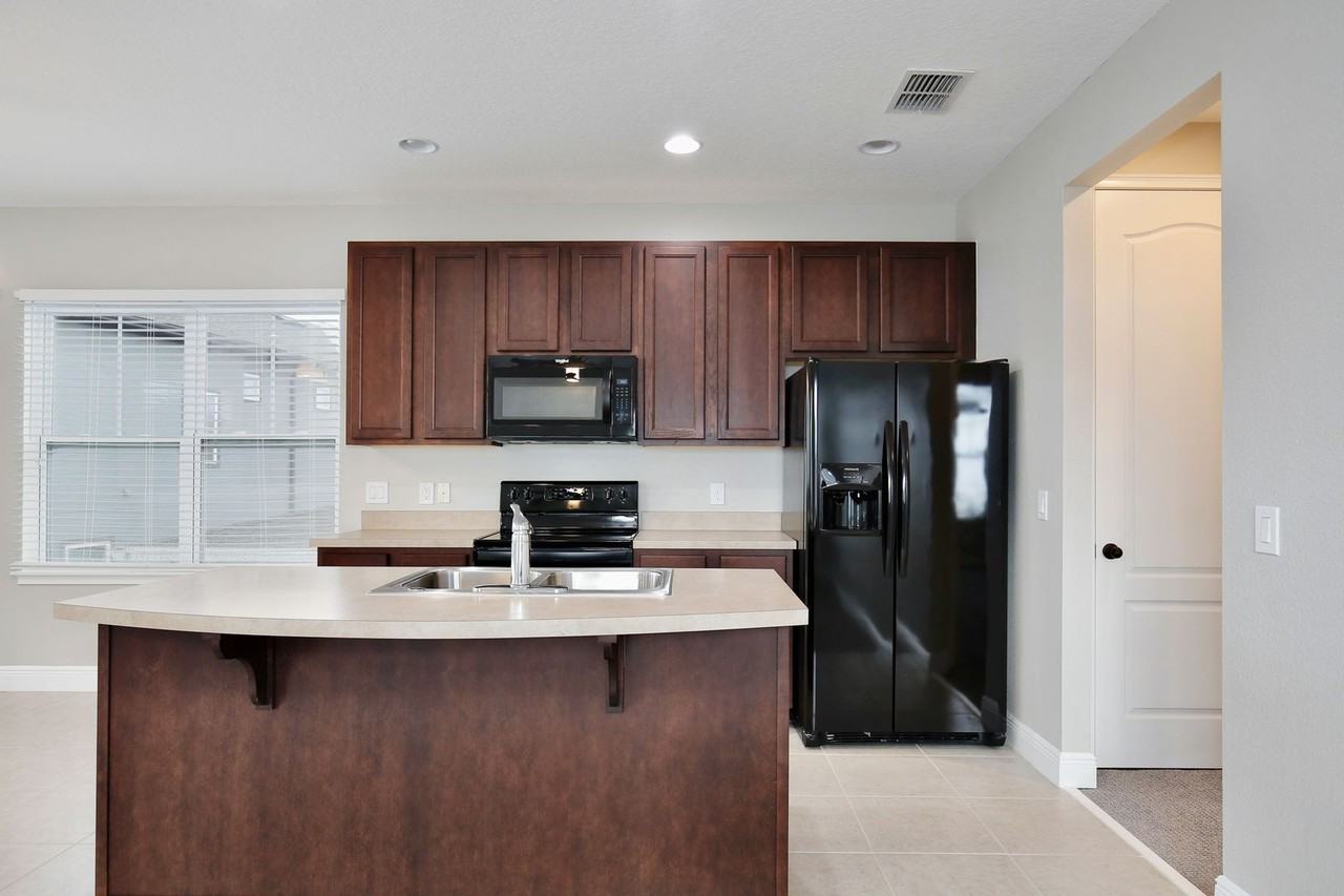 13368 Stoddart Ave - Photo 6 of 33