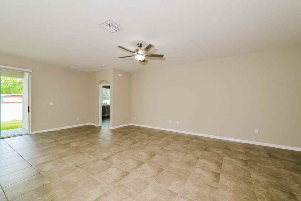 10606 Scenic Hollow Dr - Photo 3 of 16